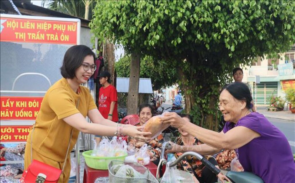  Chia sẻ để lan tỏa yêu thương – Hỗ trợ người gặp khó khăn